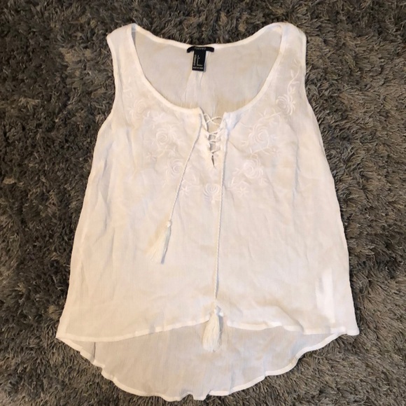 Cute tank top with lace up front and tassels - Picture 1 of 7
